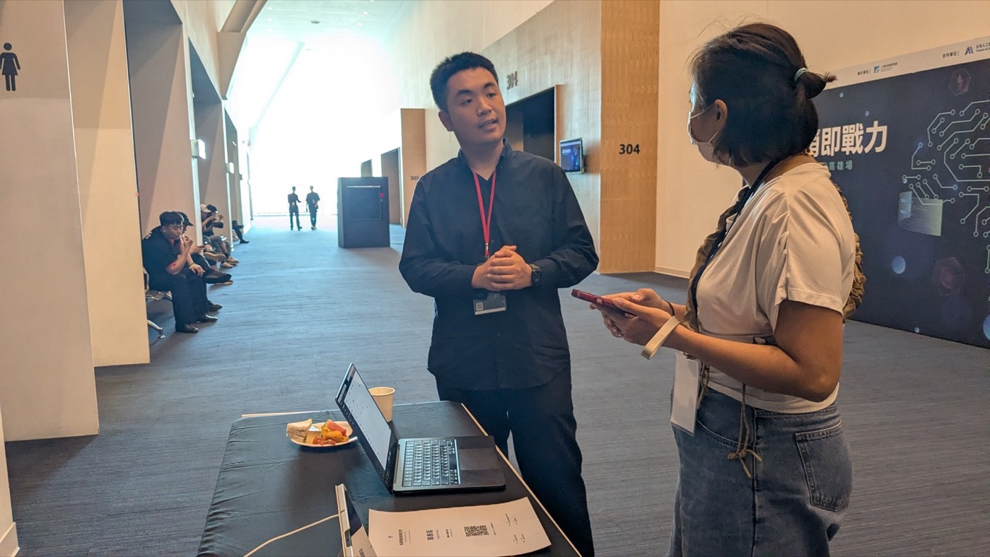 AgriLinq discussing its products and services at an industry event